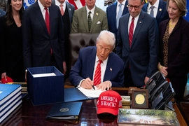 Tổng thống Trump ký dự luật ngân sách 1,2 nghìn tỷ USD, chấm dứt tình trạng chính phủ Mỹ đóng cửa