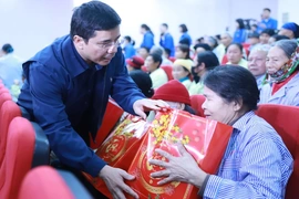 “Xuân ấm áp - Tết yêu thương” sẻ chia cùng bệnh nhân ung thư