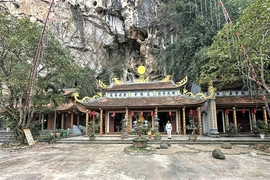 Chùa Chặng - cõi thiêng bên dòng mã giang