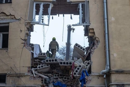 Chiến sự Ukraine tiếp tục leo thang, Kiev thúc đẩy hợp tác quốc phòng với Paris