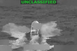 Mỹ tấn công tàu nghi buôn ma túy, chặn giữ tàu chở dầu bị trừng phạt