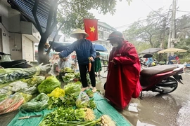 Hàng hóa những ngày đầu xuân dồi dào&nbsp;về nguồn cung, giá cả ổn định