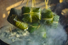 Bánh chưng đen - hồn Tết của người Thái trắng ở miền núi xứ Thanh