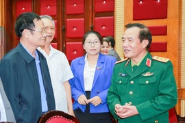 Ứng cử viên ĐBQH khóa XVI tiếp xúc cử tri các xã Cẩm Thủy, Cẩm Thạch