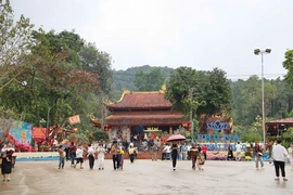 Giữ hồn lễ hội, mở lối phát triển