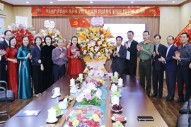 Bí thư Tỉnh ủy Nguyễn Doãn Anh chúc mừng Ngày Quốc tế Phụ nữ 8/3