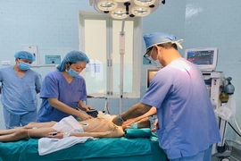 Cấp cứu kịp thời bệnh nhi chấn thương sọ não nặng sau tai nạn khi chơi patin