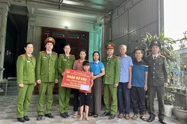 Mái ấm “mẹ đỡ đầu”