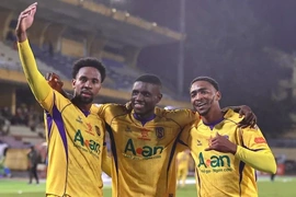 Thực hư thông tin ngoại binh SLNA sắp nhập quốc tịch Việt Nam; Tuyển nữ Iran hát quốc ca trở lại