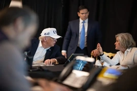 Tổng thống Mỹ công khai mục tiêu thay đổi chế độ Iran, nói có “ba lựa chọn rất tốt” cho vị trí lãnh đạo Iran