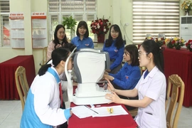 1.560 học sinh được khám mắt miễn phí