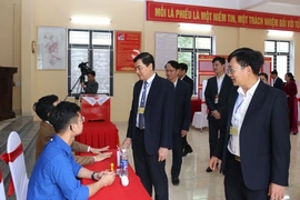 Chủ tịch UBND tỉnh Nguyễn Hoài Anh kiểm tra công tác bầu cử tại một số địa phương