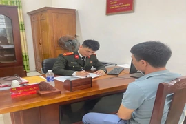 Báo chốt Cảnh sát giao thông làm nhiệm vụ, thanh niên bị phạt 7,5 triệu đồng