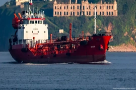 Mỹ cho phép bán dầu Nga mắc kẹt trên biển