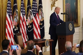 ÔngTrump: Xung đột sẽ tiếp diễn cho tới khi Iran “bị đánh bại hoàn toàn và dứt khoát”, song có thể sớm kết thúc