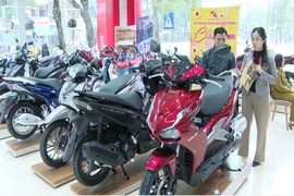Thị trường xe mô tô sau Tết: Nguồn cung tăng, tiêu thụ giảm mạnh