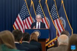 Fed giữ nguyên lãi suất, cảnh báo rủi ro lạm phát và bất ổn kinh tế gia tăng