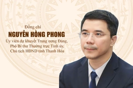 Đồng chí Nguyễn Hồng Phong, Ủy viên dự khuyết Trung ương Đảng, Phó Bí thư Thường trực Tỉnh ủy được bầu giữ chức Chủ tịch HĐND tỉnh Thanh Hóa khóa XIX