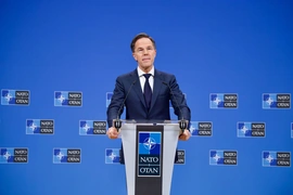 Chi tiêu quốc phòng NATO tăng gần 20%
