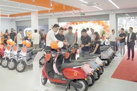 Từ áp lực giá xăng&nbsp;đến xu hướng giao thông xanh