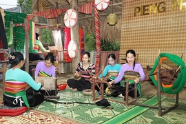 Khôi phục nghề dệt truyền thống&nbsp;ở Hồi Xuân