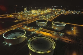 Nỗ lực bảo đảm nguồn cung xăng dầu, cung ứng đủ điện