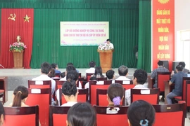 Bồi dưỡng nghiệp vụ công tác Đảng cho gần 140 bí thư chi bộ và cấp ủy viên cơ sở