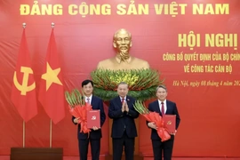 Trao các quyết định bổ nhiệm Trưởng Ban Tổ chức Trung ương, Chánh Văn phòng Trung ương Đảng
