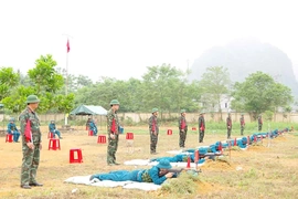 Chính ủy Bộ CHQS tỉnh kiểm tra công tác huấn luyện, bắn đạn thật cho dân quân năm thứ nhất