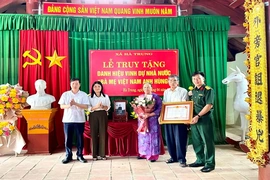 Truy tặng danh hiệu “Bà mẹ Việt Nam Anh hùng” cho mẹ Đỗ Thị Niêm ở xã Hà Trung
