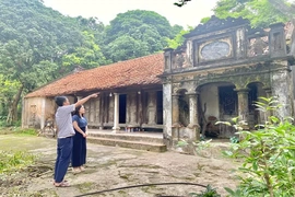 Độc đáo ngôi nhà gỗ lim gần trăm năm tuổi