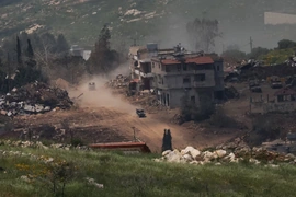 Israel mở rộng không kích miền Đông Li-băng bất chấp lệnh ngừng bắn