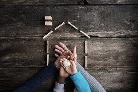 Chính phủ thông qua 3 chính sách sửa đổi Luật Nuôi con nuôi