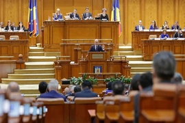 Romania khởi động tham vấn lập chính phủ mới sau khủng hoảng chính trị