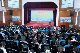 Lãnh đạo tỉnh đối thoại với công nhân: Lắng nghe để đồng hành!