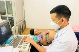 Gỡ “nút thắt” chuẩn hóa chuyên môn&nbsp;cho tuyến y tế cơ sở