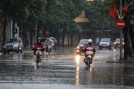 Cảnh báo dông, lốc, sét, mưa đá và mưa lớn cục bộ tại Thanh Hoá