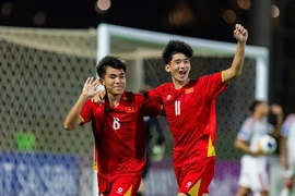U17 Việt Nam lần đầu tiên giành vé dự World Cup; Man City “phả hơi nóng” vào ngôi đầu của Arsenal
