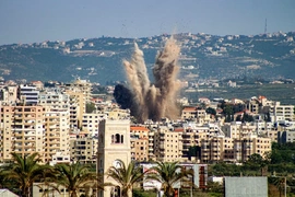 Israel không kích miền Nam Li-băng, hàng chục người thương vong