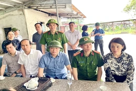 Thăm hỏi, động viên các gia đình các nạn nhân  vụ tai nạn lao động nghiêm trọng xảy ra tại mỏ đá xã Cẩm Tú