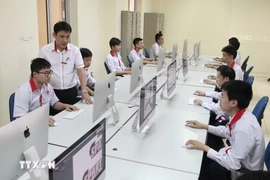 Mỗi viên chức chỉ được là giảng viên đồng cơ hữu của một cơ sở giáo dục