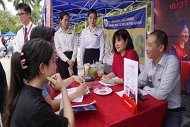 Gắn tuyển sinh với tuyển dụng