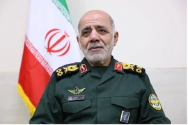 Tướng Iran: Quân đội luôn trong trạng thái “đặt tay trên cò súng”