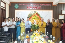 Chủ tịch UBND tỉnh Nguyễn Hoài Anh thăm, chúc mừng Ban Trị sự Giáo hội Phật giáo tỉnh và các chức sắc, tăng ni, phật tử