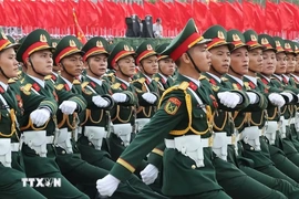 Chính sách ưu đãi về quân hàm, tiền lương, trọng dụng nhân tài trong Quân đội