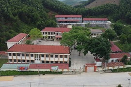 Phát triển giáo dục ở “vùng khó” Luận Khê
