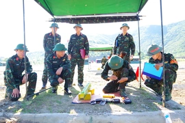 Trung đoàn 762 kiểm tra “3 tiếng nổ” cho chiến sĩ mới