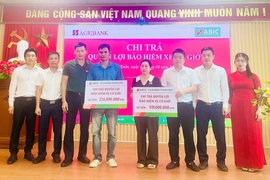 Chi trả hơn 1,1 tỷ đồng quyền lợi bảo hiểm cho khách hàng