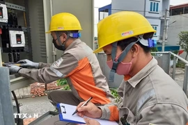 Nắng nóng gay gắt, khuyến cáo sử dụng điện tiết kiệm để tránh hóa đơn tăng cao