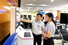 Giải quyết thủ tục hành chính&nbsp;thông suốt, hiệu quả